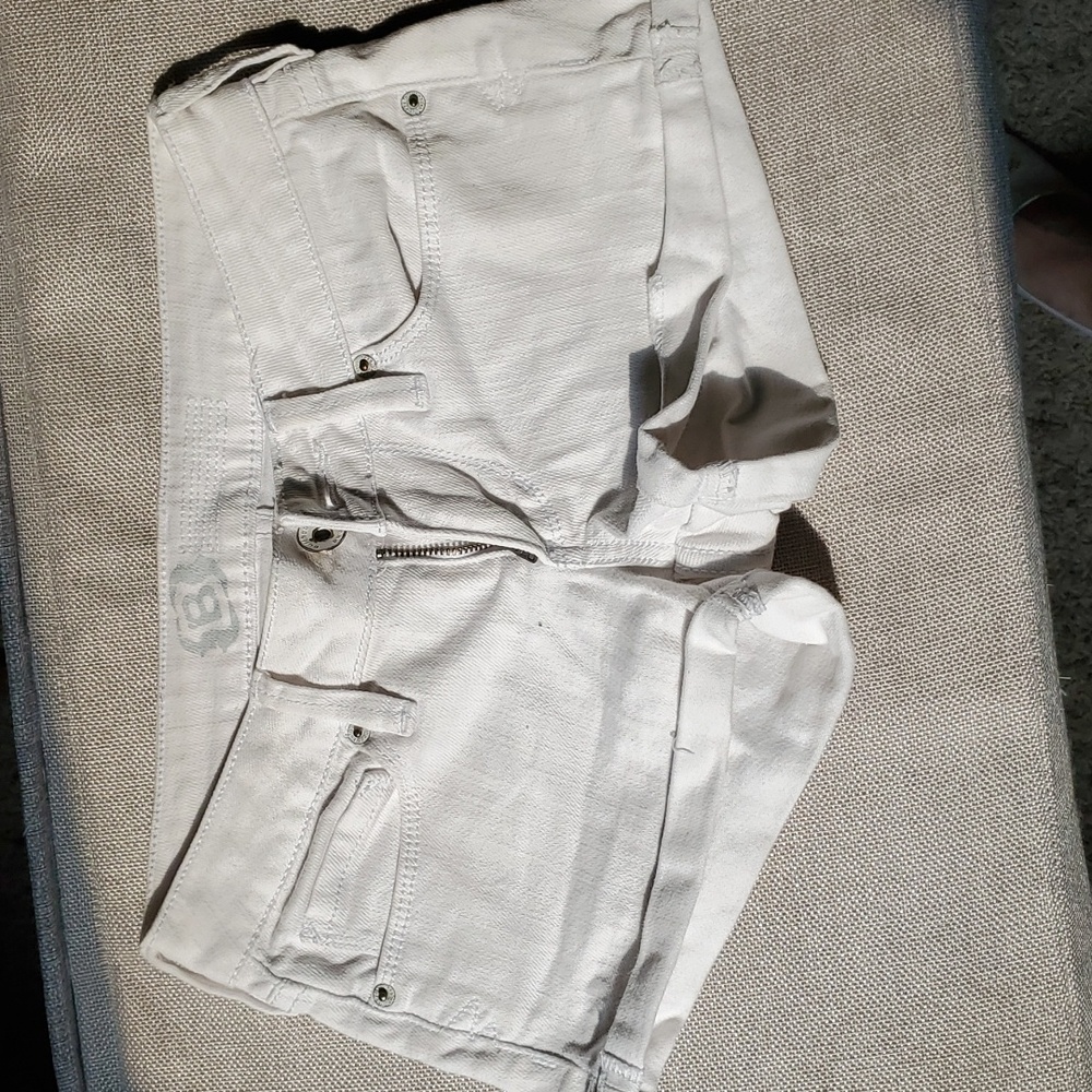 White Bullhead shorts
